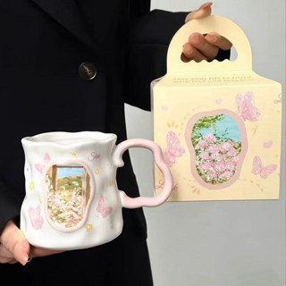 Quà tặng cốc sứ Ly sứ có nắp hình “ Điệp Liên Hoa ” 380ml thích hợp làm quà tặng chất lượng cao cấp An toàn và sức khỏe