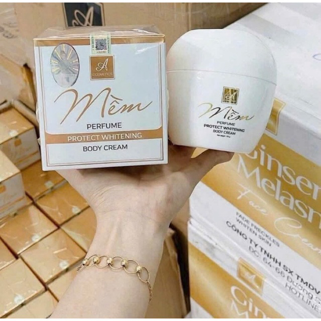 Kem dưỡng trắng da body Mềm A COMESTIC dưỡng trắng nhanh
