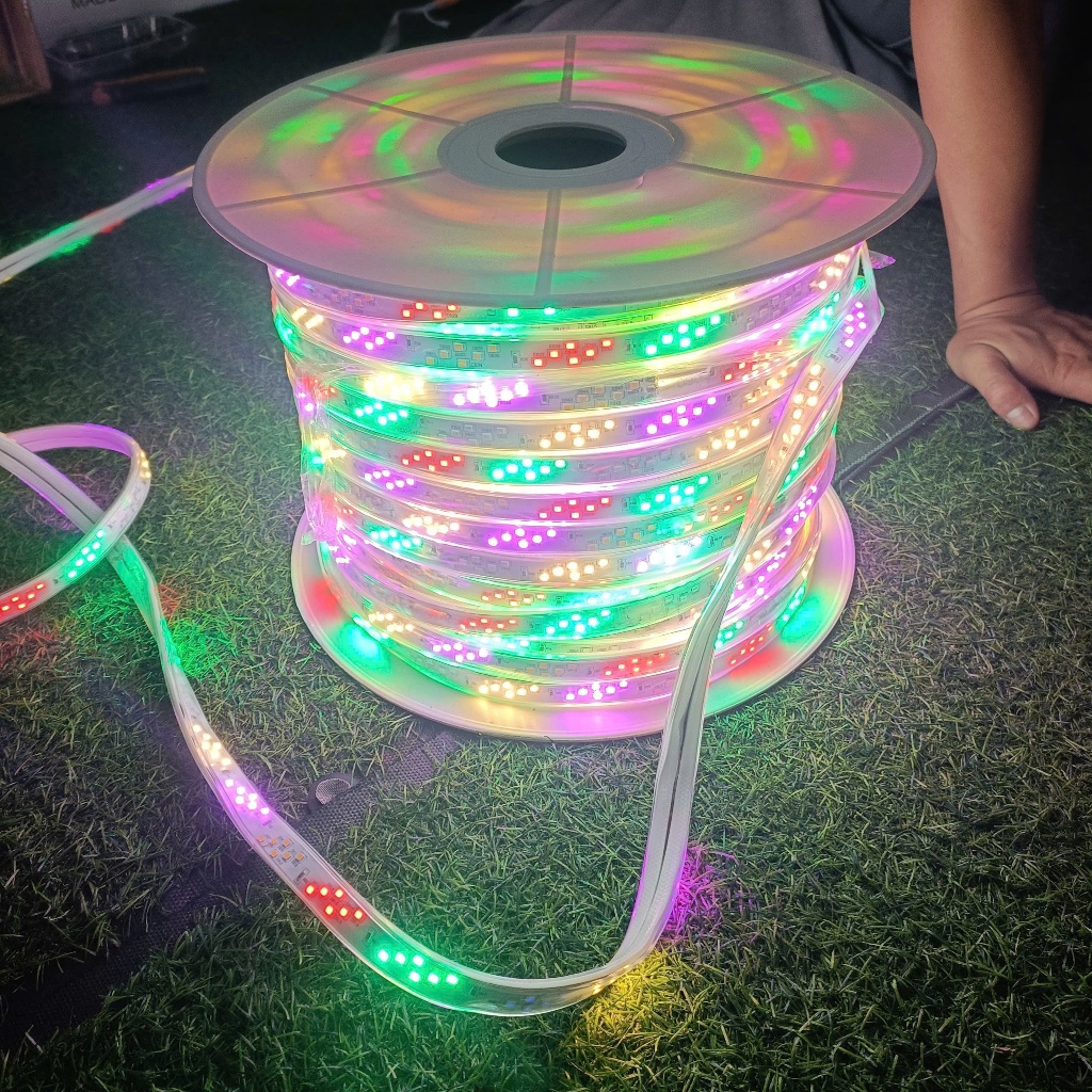 [ 100M ] Dây Đèn Led 2835 Nháy Đuổi Bọc Plastic  Chống Nước. Tặng Kèm Nguồn