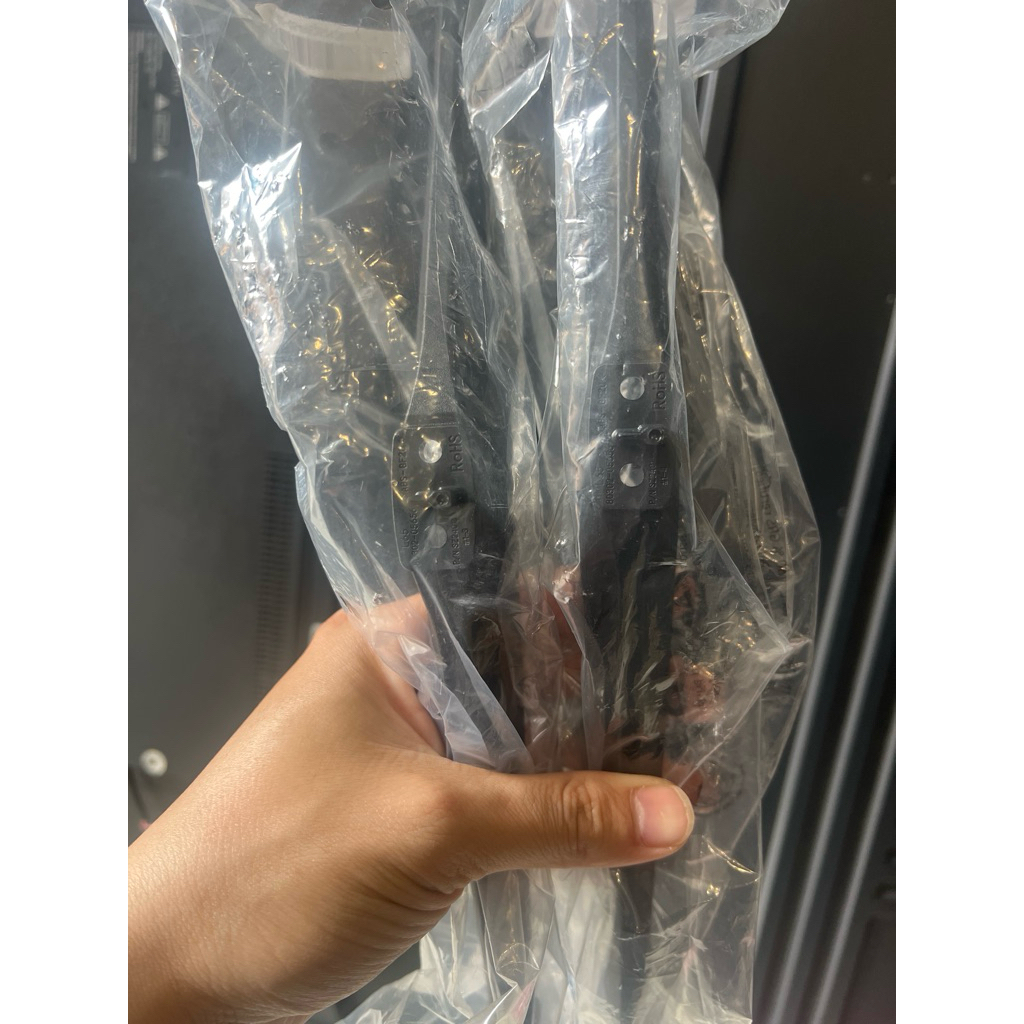 Chân tivi LG 65UA7350PSB Chính hãng, kèm ốc vít