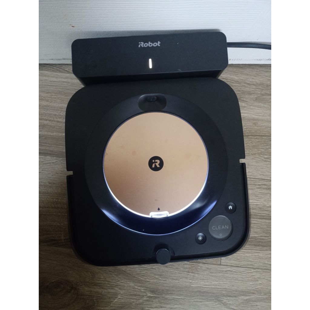 irobot Braava jet m6 màu đen mới 98%