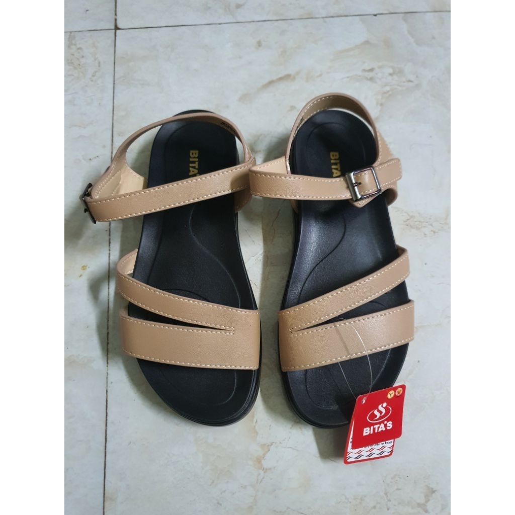 Sandal Bitas nữ SHANA 03 còn size 36. 37