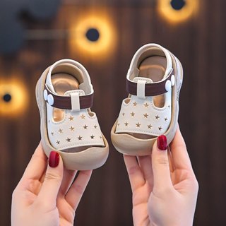 Giày Dép Tập Đi Cho Bé 0-2Tuổi Quai Bấm Nhựa Thơm Dẻo Mềm Nhẹ Êm Bít Đầu Bảo Vệ Chân MS:B95