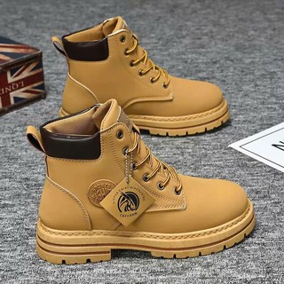 Giày boots nam cổ cao Q2M-CH229 mẫu mới 2026 chất liệu da pu cao cấp đế cao su chống trơn trượt tăng chiều cao 5cm