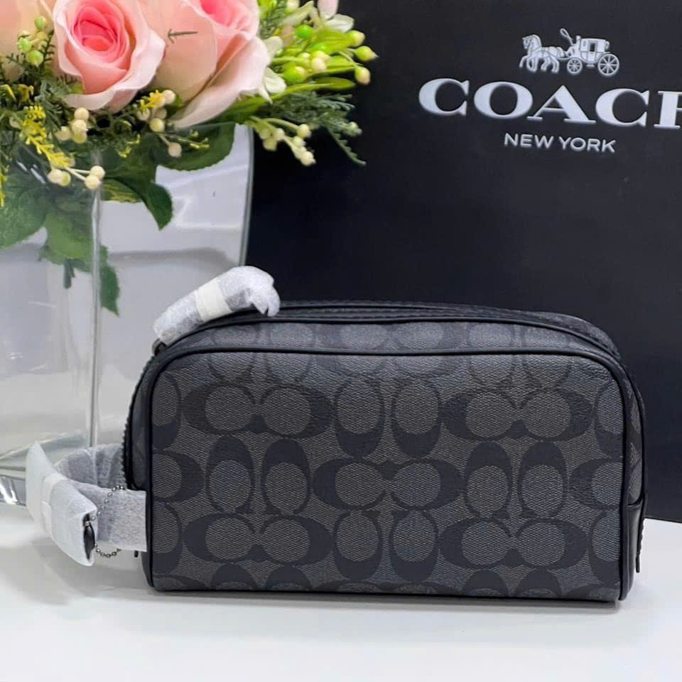 Túi Cầm Tay Cluch Coat Small Travel Kit In Signature Canvas CAR15