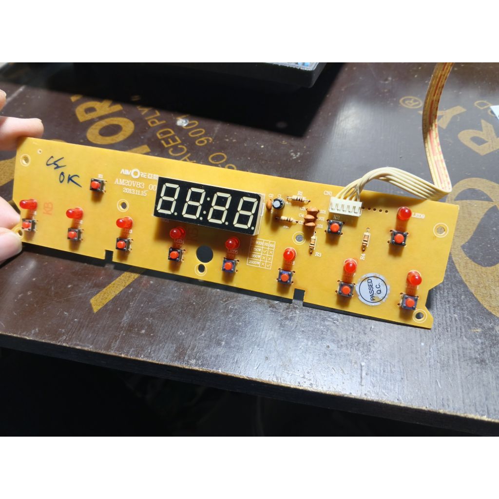 Bo mạch điều khiển hiển thị của bếp từ đơn Kangaroo KG420i, KG468i, KG402i mã AM20V83_003 (002) tháo