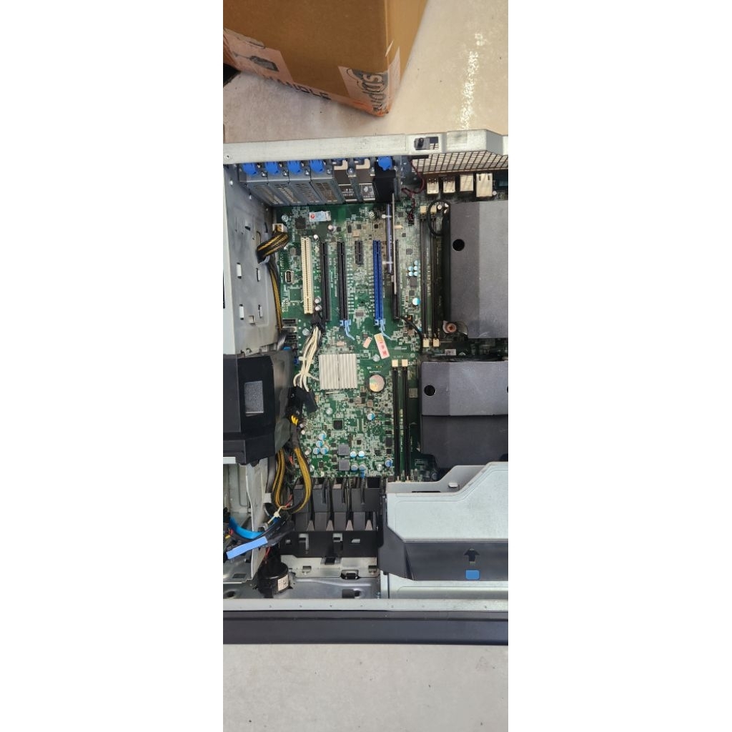 main dell precision tower T7810 kèm 2 cpu xeon 2680V4