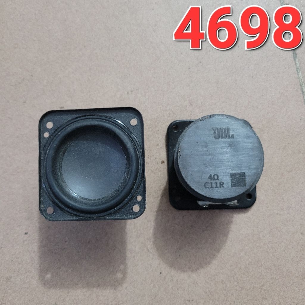 1 đôi loa tồn kho kích thước 5cm x 5cm 4ohm tầm 10w