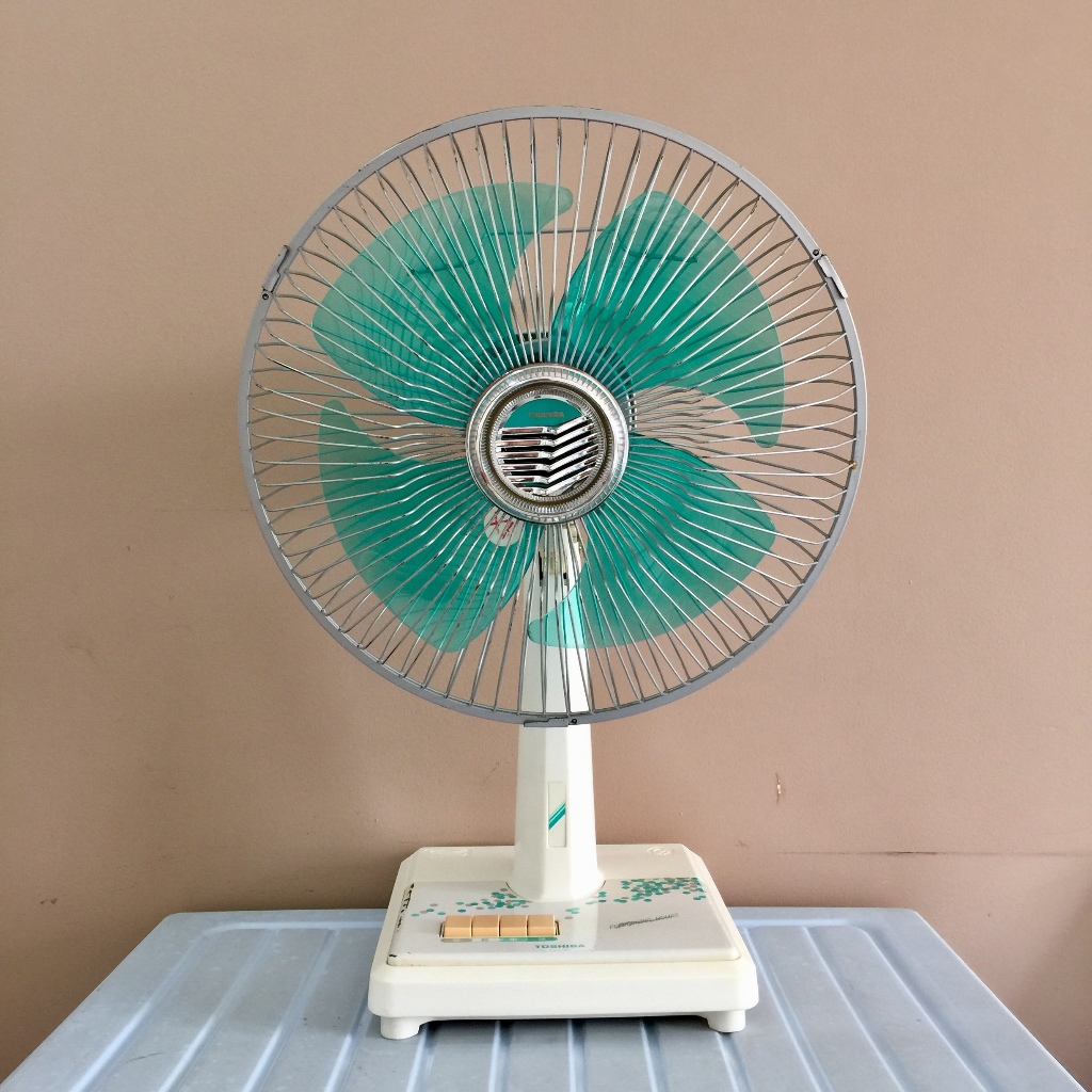 Quạt bàn TOSHIBA F-125 đã chuyển điện 220v_hàng Nhật bãi