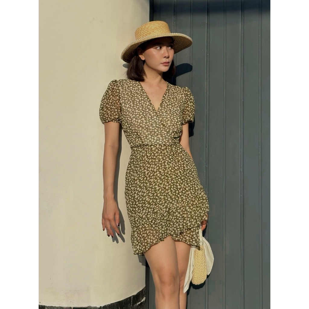 Maya dress xanh cốm( chất voan mềm) Jasmine