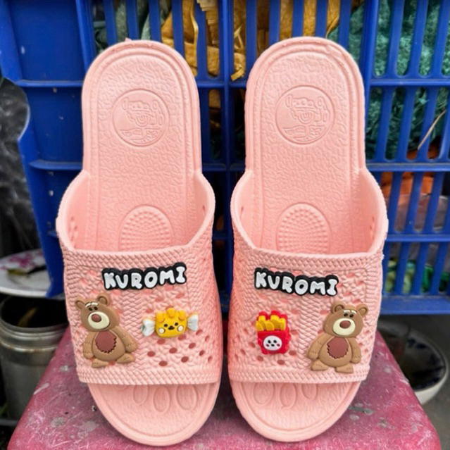 Dép Thiết kế tổ ong siêu nhẹ EVA gắng stk nam nữ màu hồng đẹp mê mọi ánh nhìn.Sáng da trắng chân