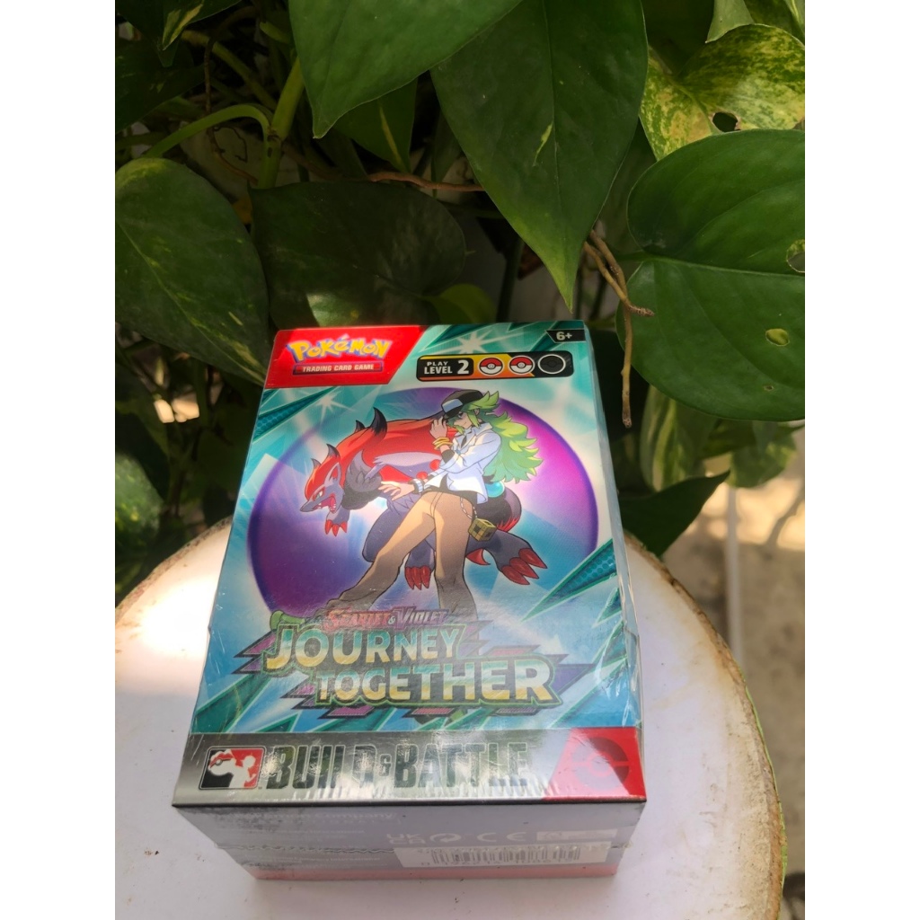 Hộp bài Pokémon TCG: Journey Together: Build and Battle Box