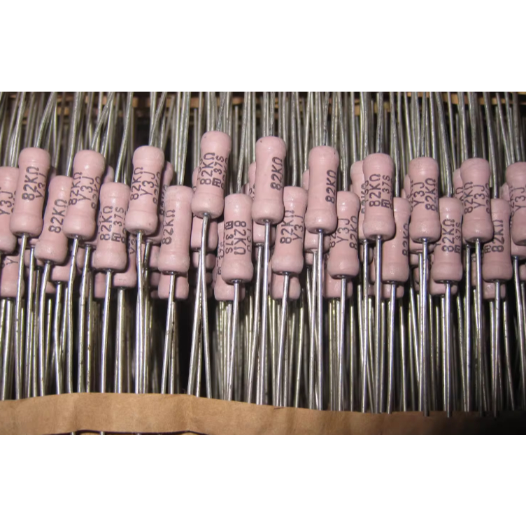 Trở Futaba 82K 3W - giá 1 cái