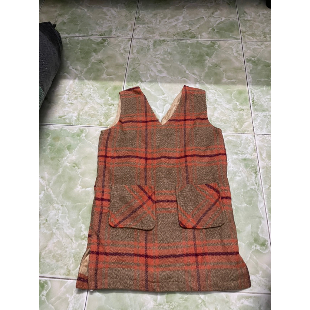 Váy bé 3-4 tuổi tặng 1 váy bé lỗi -O7