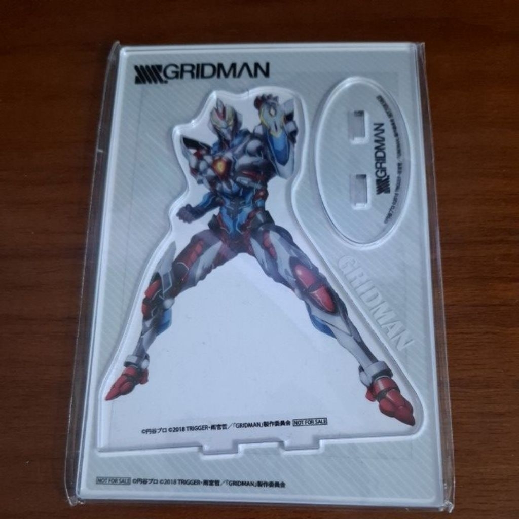 Mô hình standee nhựa Gridman