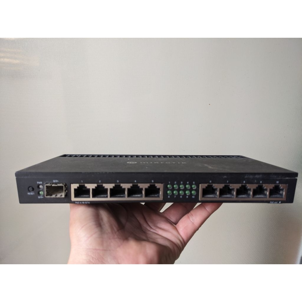 Cân bằng tải Mikrotik RB4011iGS+RM