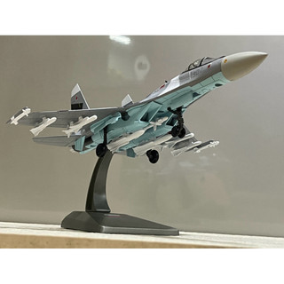 Mô hình Máy bay SU-35B Super Flanke - 1:100