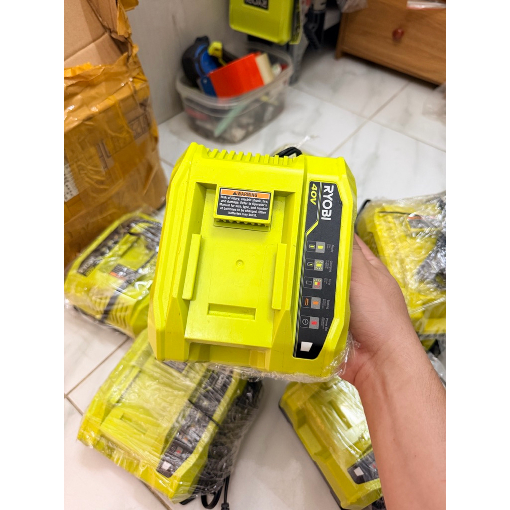 sạc nhanh Ryobi 40v điện 220v