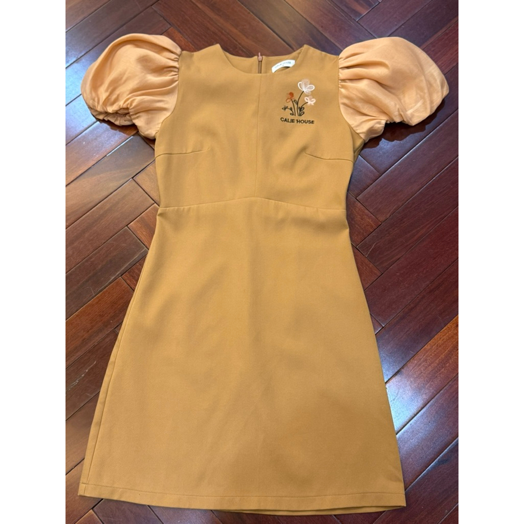 Thanh lý váy đầm thiết kế Calie House size M thêu hoa xinh