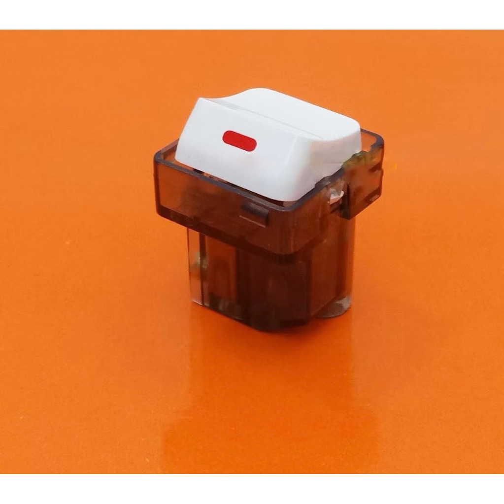 HẠT CÔNG TẮC LIOA, NHỰA TRẮNG TIẾP ĐỊA ĐỒNG, HẠT ĐÈN BÁO ĐỎ LIOA CHÍNH HÃNG