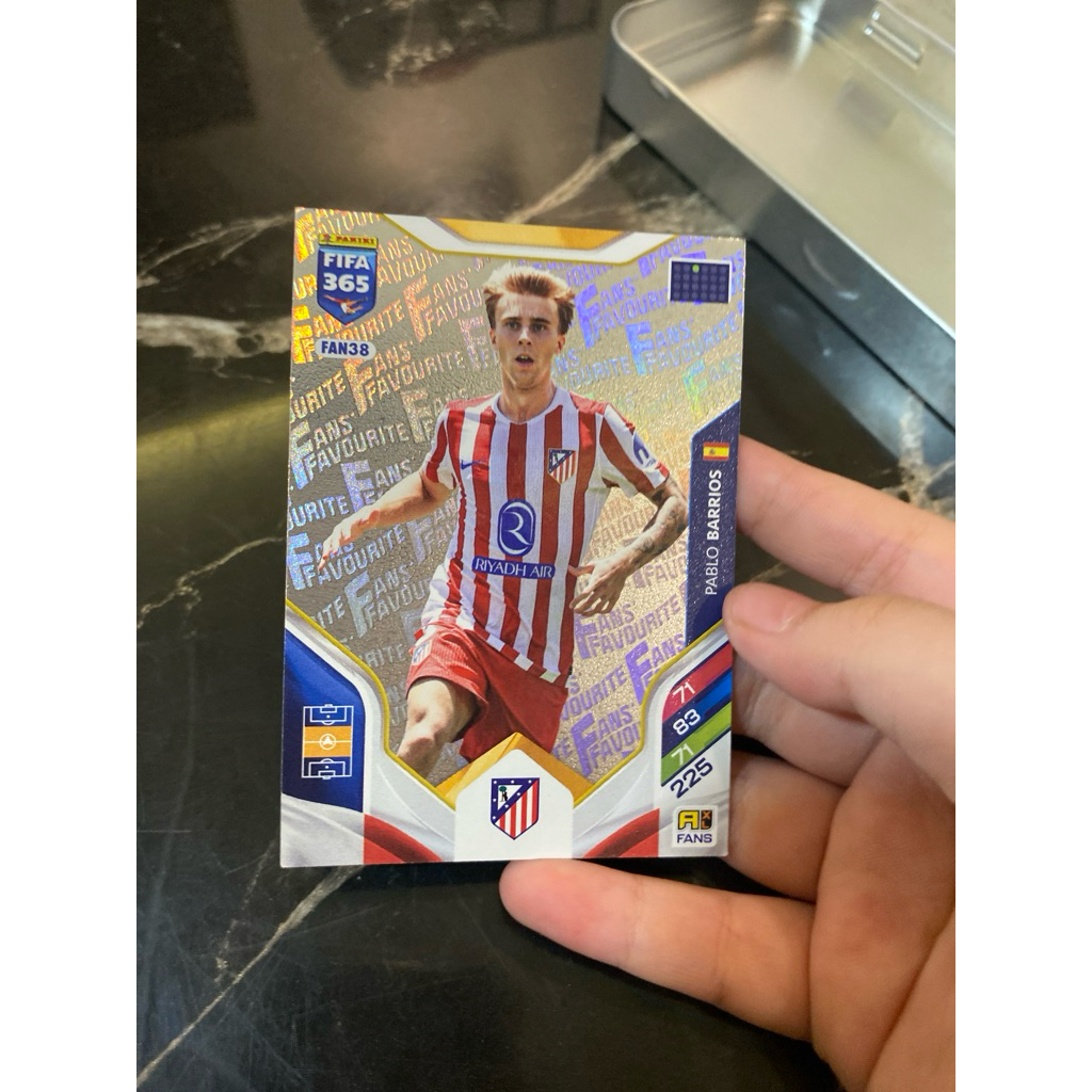 Panini FIFA 365 – Pablo Barrios – Fans Favourite Silver – Atlético Madrid