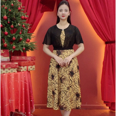 Đầm xòe trung niên - Cổ tròn kết ngọc tay ngắn - Vàng họa tiết - TTV2014