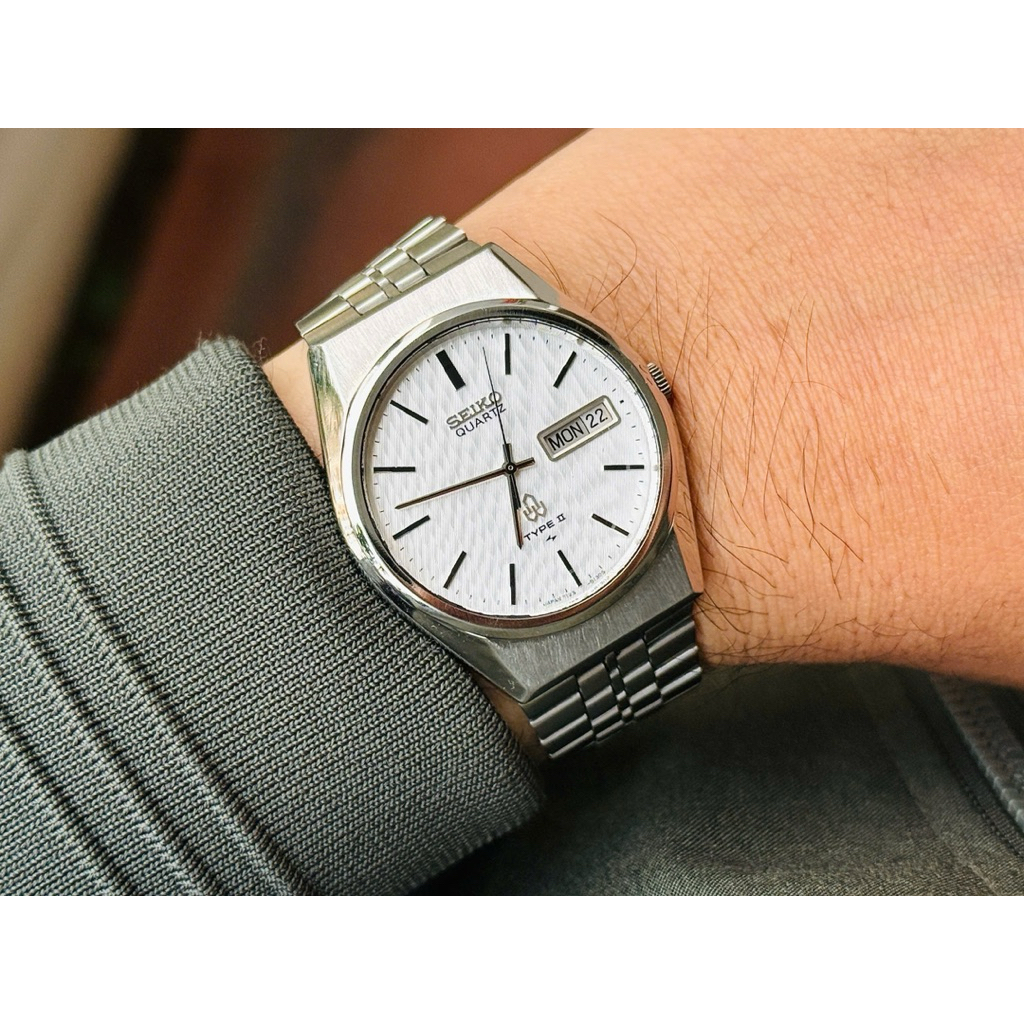 Đồng hồ Seiko Type II quartz mặt 7 sắc cầu vồng, dây khoá nguyên zin, độ mới hoàn hảo
