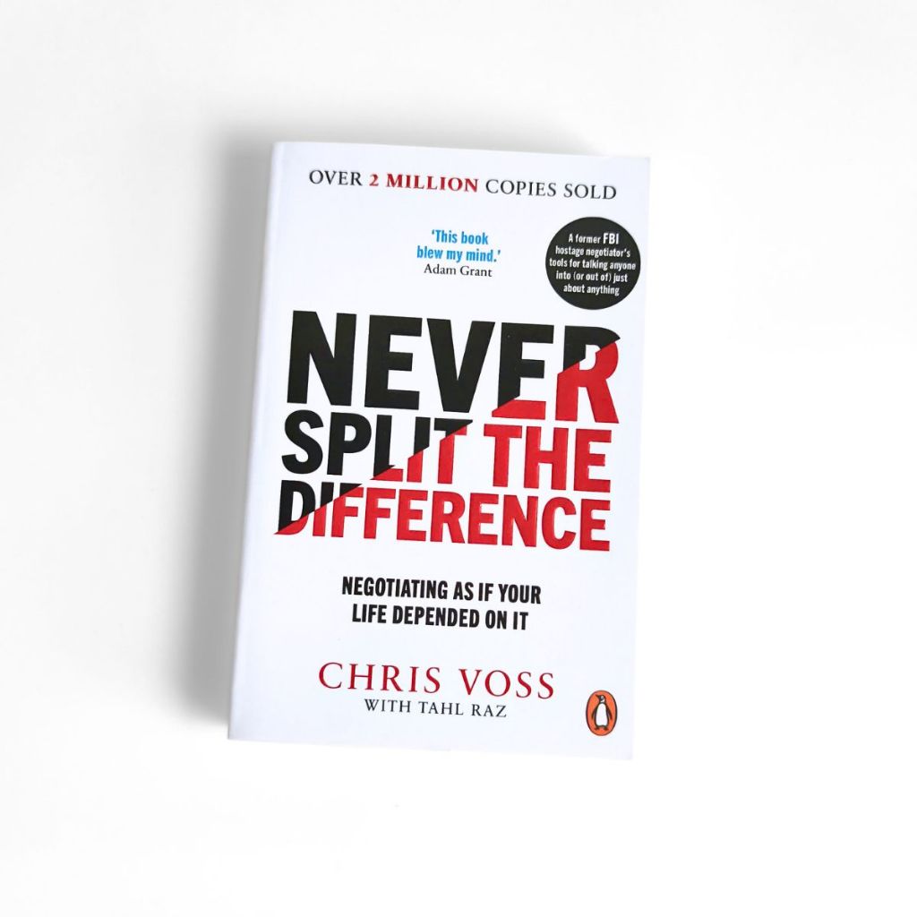 Sách - Never Split the Difference by Chris Voss Tahl Raz ( Khu Vườn Sách )