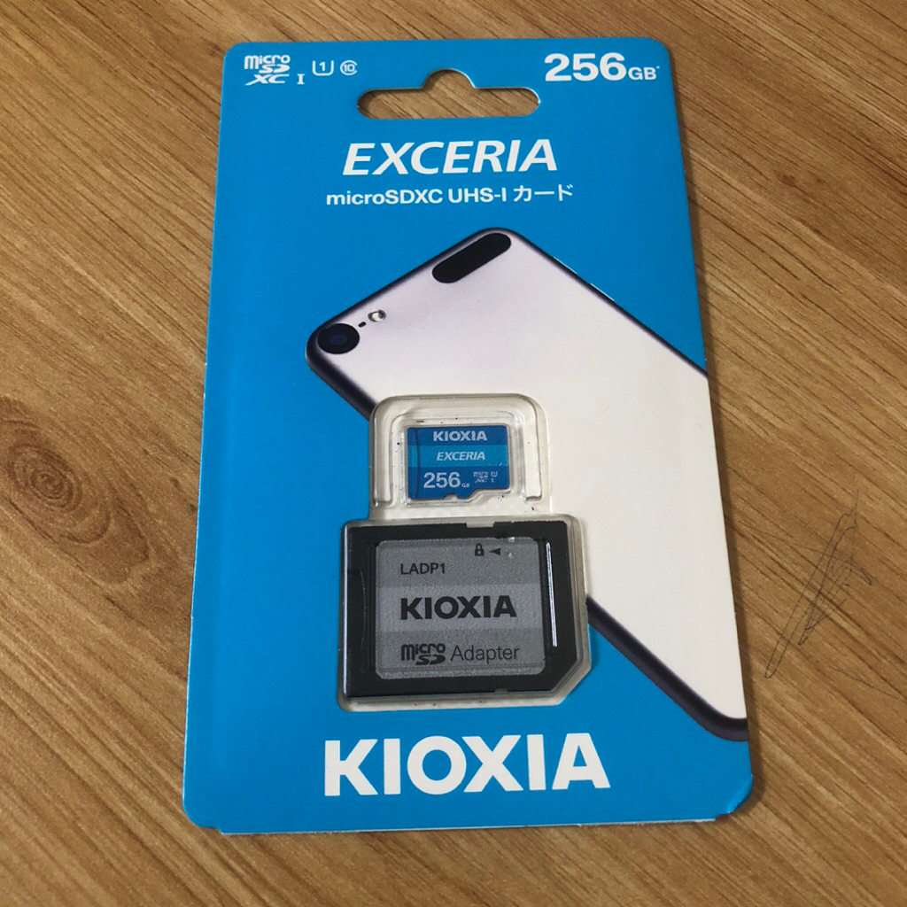 Japan | Thẻ nhớ MicroSDXC Kioxia Exceria 256GB UHS-I - kèm adapter (Xanh)