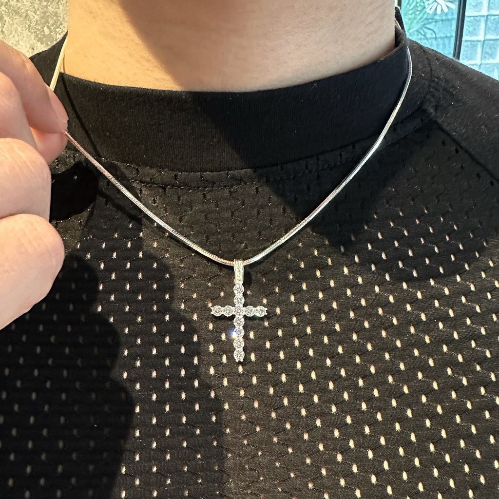 Mặt dây chuyền bạc mặt Thánh Giá đính full đá Luxury - MINA JEWELRY