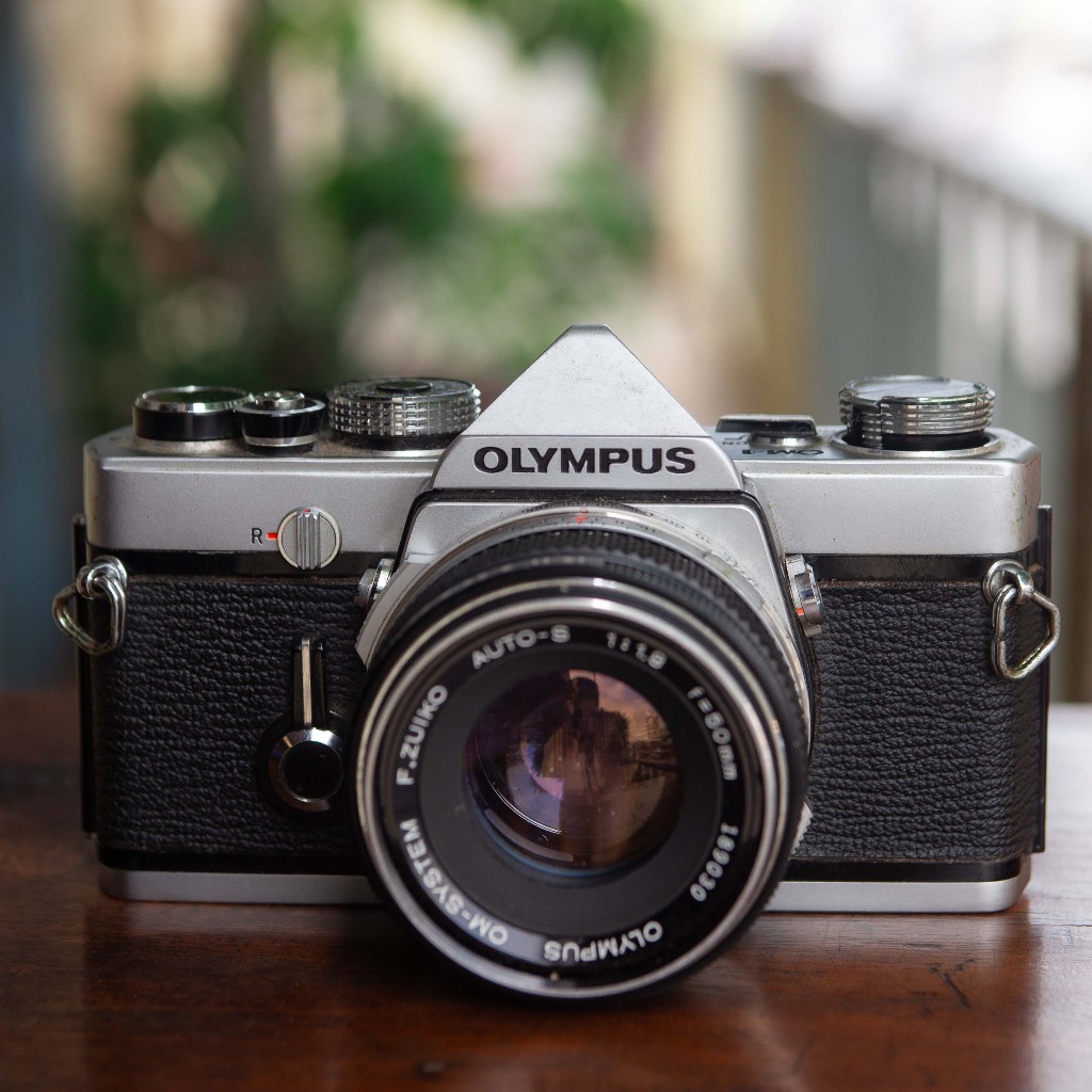 OLYMPUS OM1 - ZUIKO 50MM F/1.8 [SLR/135mm]