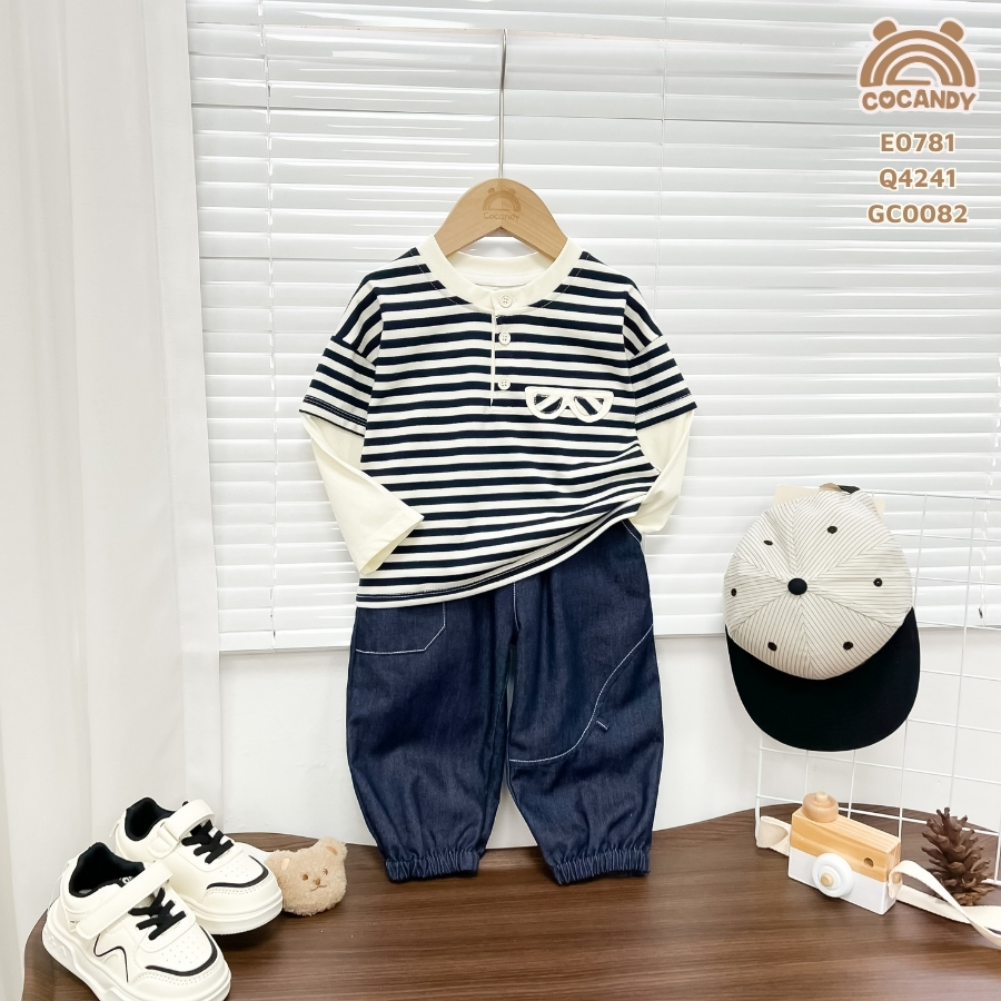 Set đồ cho bé -Áo dài kẻ NÂU BE túi ngực BE COCANDY và Quần dài BE túi tròn cúc bo gấu của COCANDY m