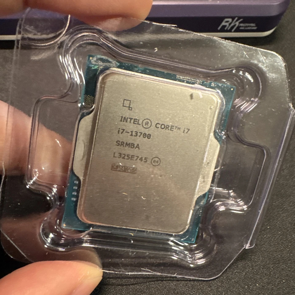 CPU I7 13700
