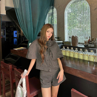  Kuchimachic - Caro tweed Set - Set áo gile  Áo cape   Quần shorts dạ kẻ caro bán tách set KUAK251208 