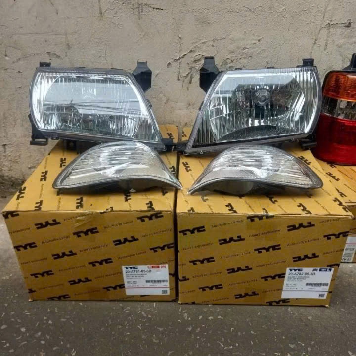 Đèn pha Toyota Zace 2003 - 2005. Đèn xi nhan Zace hàng TYC cao cấp
