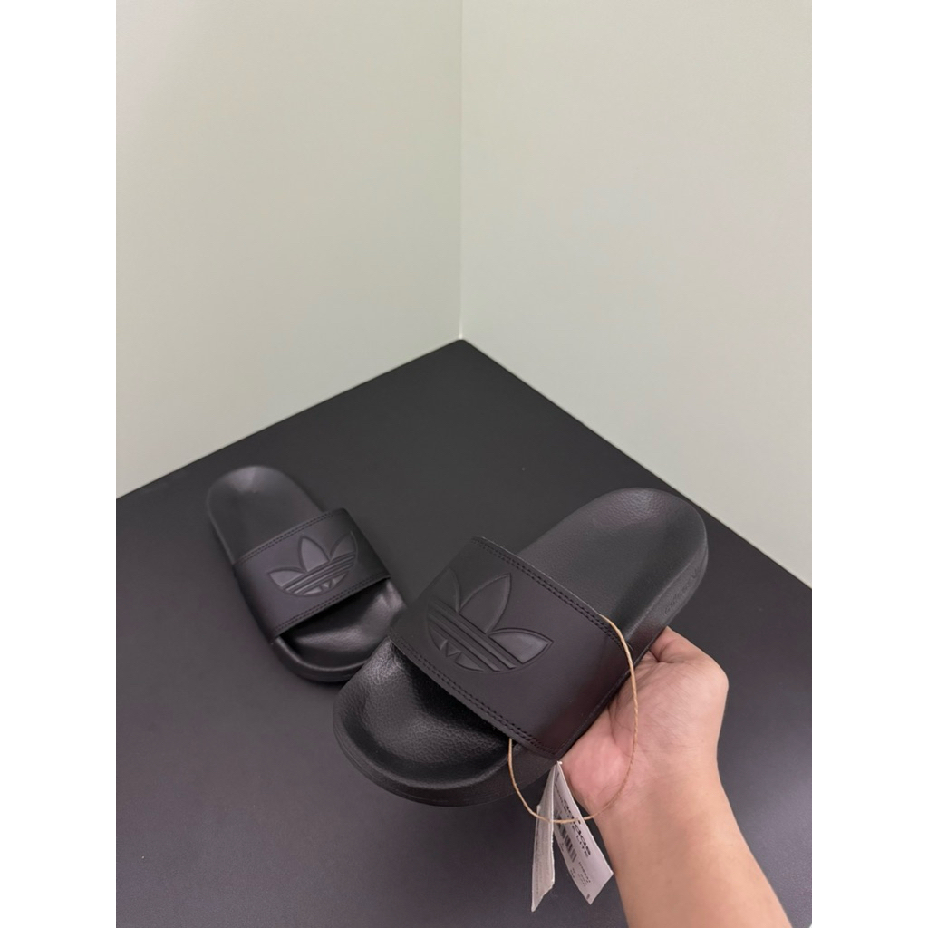 [CHÍNH HÃNG] Dép Lite đen logo Das - IH9931