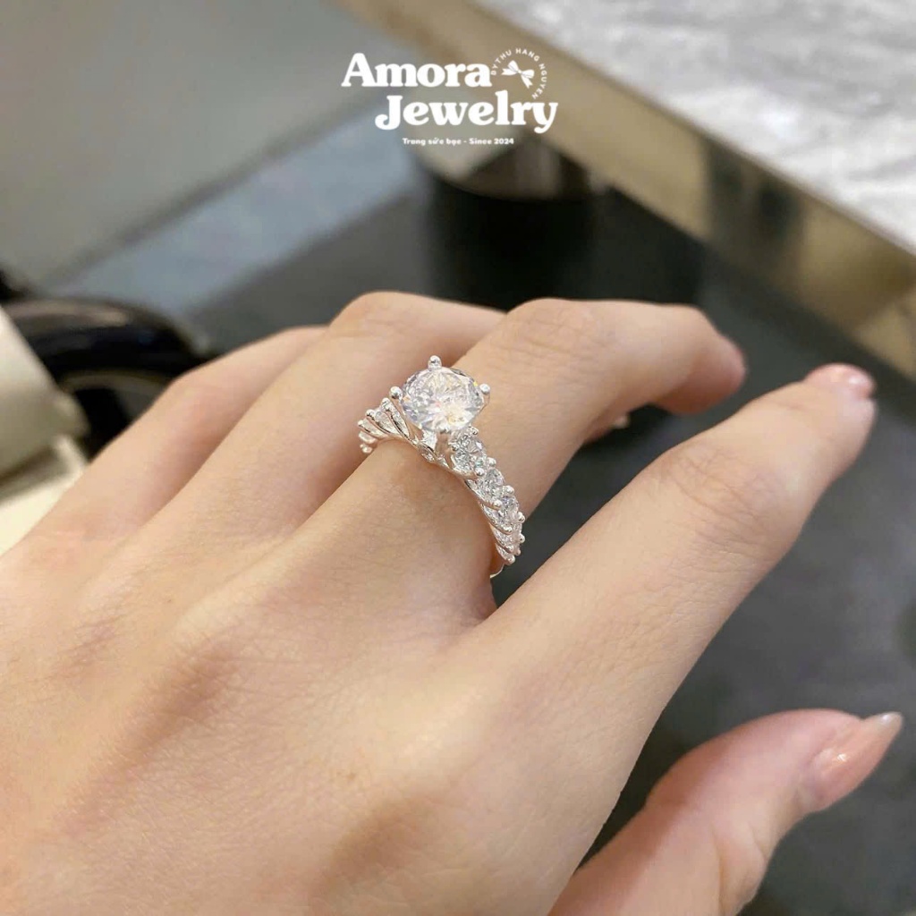 Nhẫn bạc nữ AMORA bạc ta thiết kế đá chủ viền đá xoắn thanh lịch AMORA JEWELRY NN0186