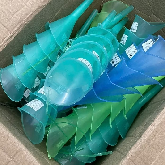 Phễu thay nhớt Quặng thay nhớt chuyên dụng - màu ngẫu nhiên