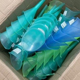 Phễu thay nhớt Quặng thay nhớt chuyên dụng - màu ngẫu nhiên