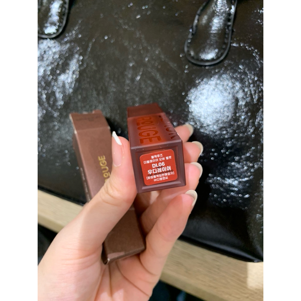 Son Blackrouge DL06 hàng chính hãng màu đỏ nâu (pass)