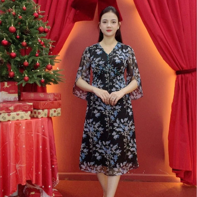 Đầm suông xòe trung niên cho mẹ - Cổ tim kết ngọc tay nữ hoàng - Đen hoa xanh - TTV2020