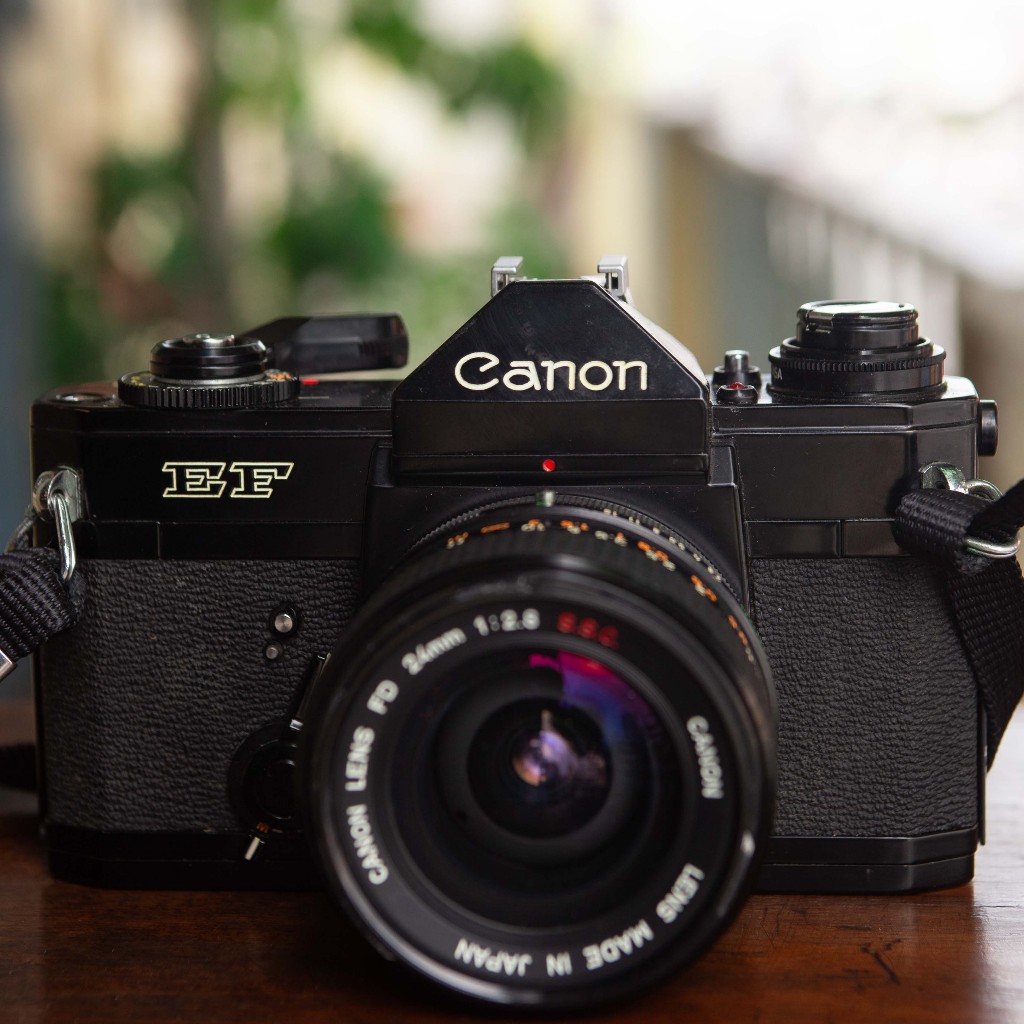 Canon EF (Black/Seri 355455) – Lens FD 24mm f/2.8 [SLR/135mm]