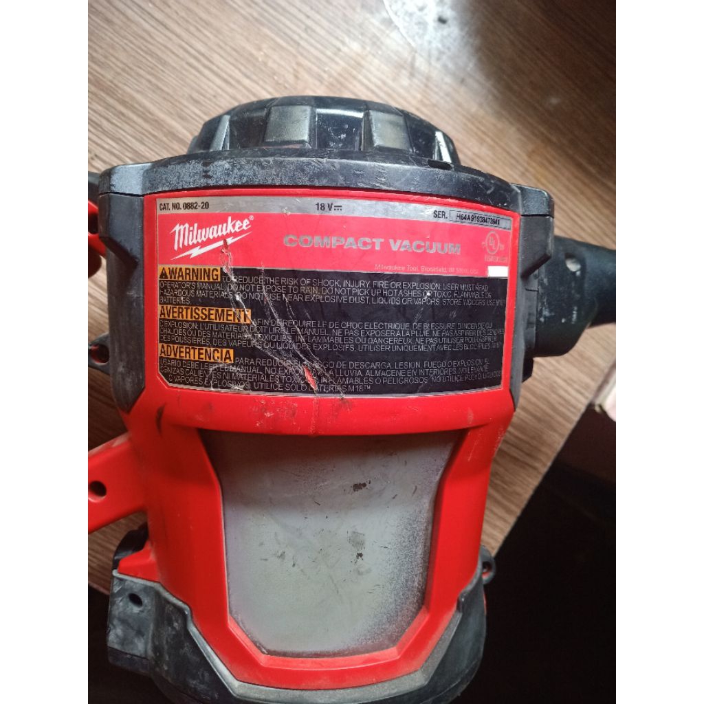 Máy hút bụi pin Milwaukee M18