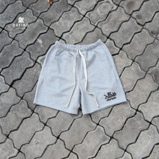  Quần short nam nữ DATINO Signature CAO THÀNH NHUNG thun nỉ chân cua dày dặn form rộng mặc trên gối. 