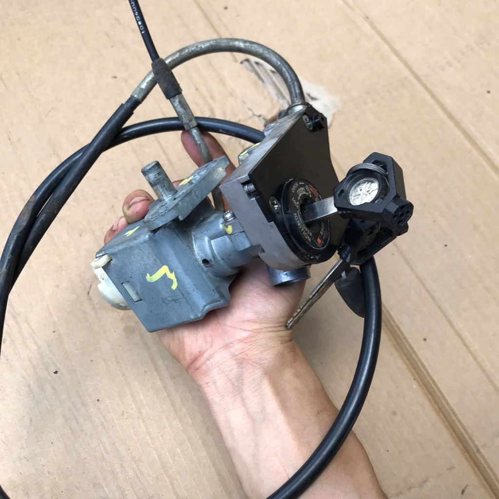 bộ ổ khóa yamaha cuxi 100 fi thái (hàng zin tháo xe )