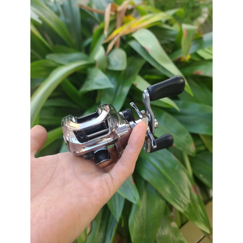 Máy Câu DC có chíp điện tử Metal Master có tiếng eeee khí nắm mồi .nghe vui tai.có máy tay trái và t