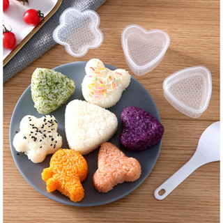  Quà Moony T12: 3 bịch tặng Set 3 khuôn cơm 2 bịch tặng khăn ướt 