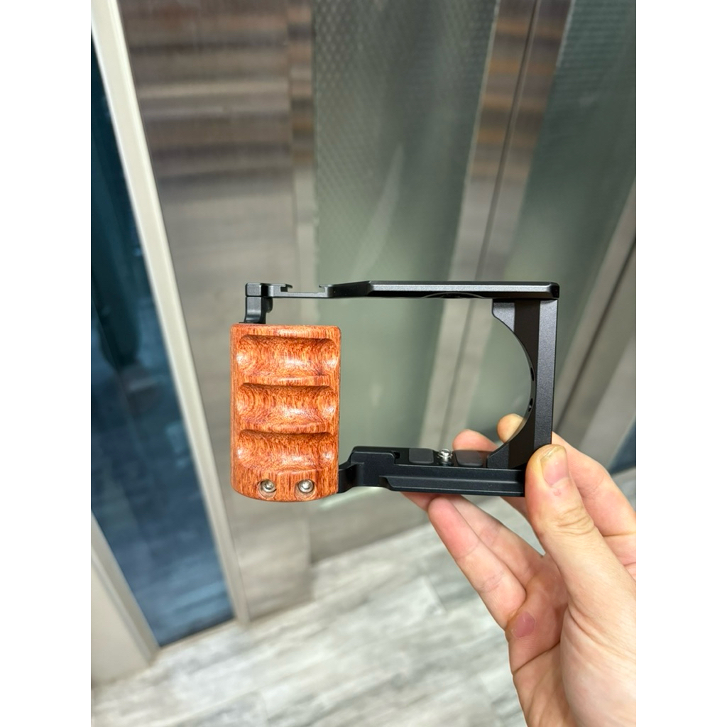 Sony zv-e10 RIG Cage Khung bảo vệ Giá treo phụ kiện máy ảnh cho zv-e10 kim loại