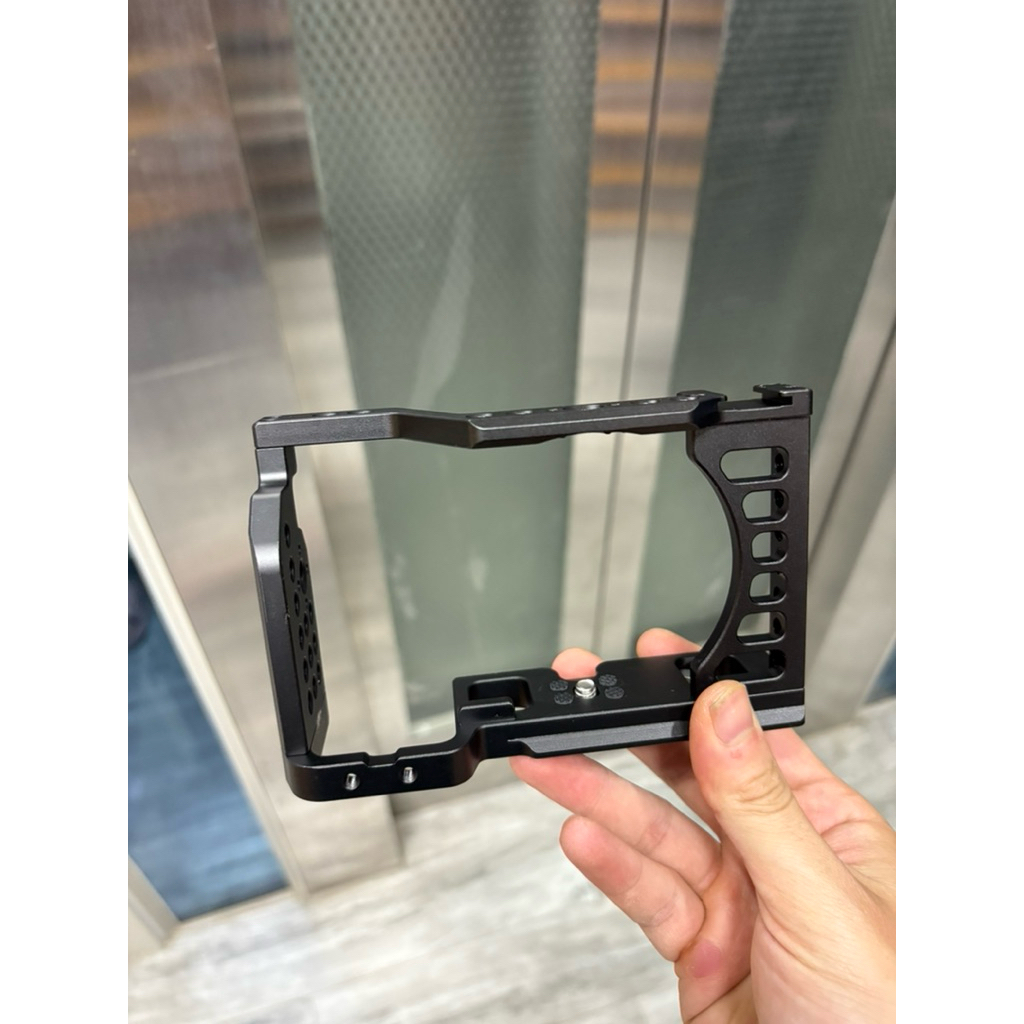 Sony A7C RIG Cage Khung bảo vệ Giá treo phụ kiện máy ảnh cho SONY A7C