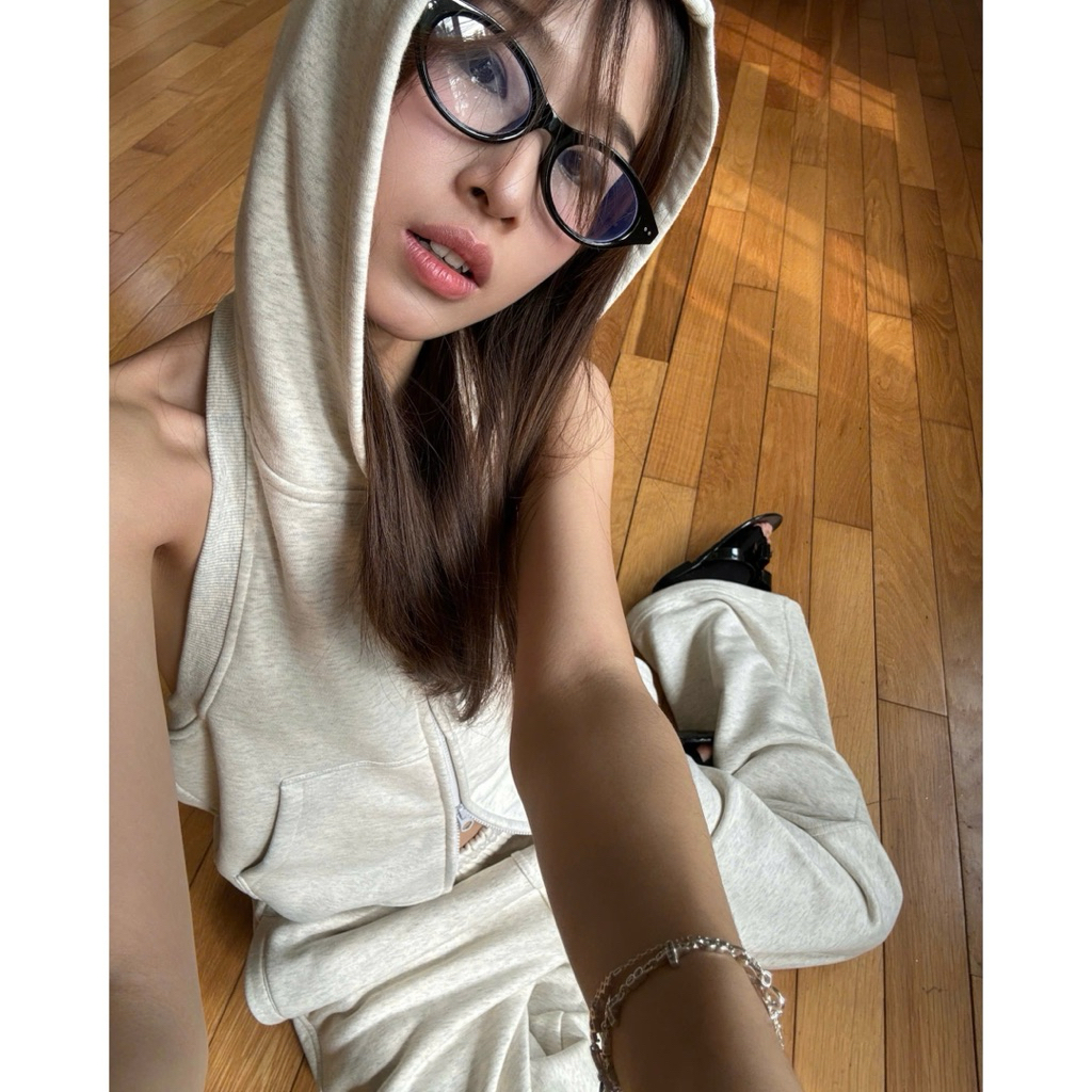 61COMFY MBH061 BACKLESS HOODIE ZIP - Áo khoác khoét lưng
